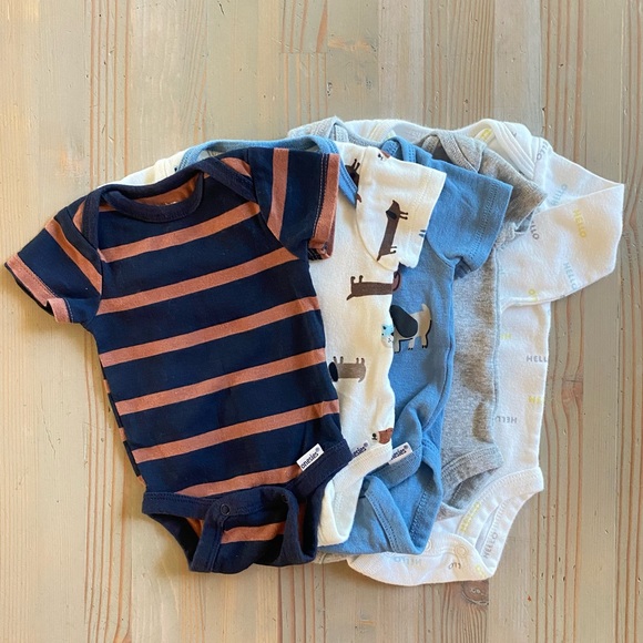 Like New EUC Baby Boys Bundle - Newborn - Carter’s Gerber - Picture 3 of 12